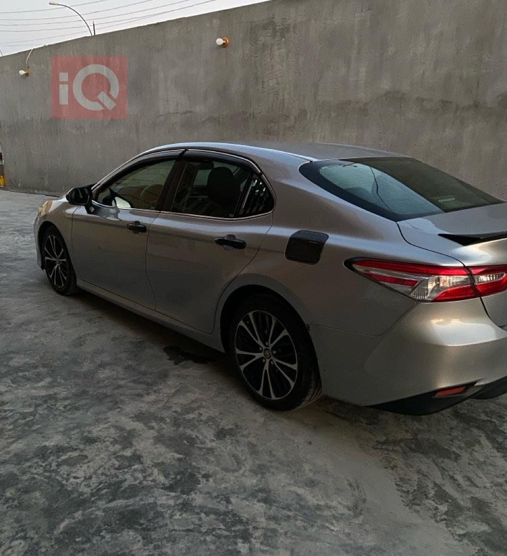 تۆیۆتا کامری